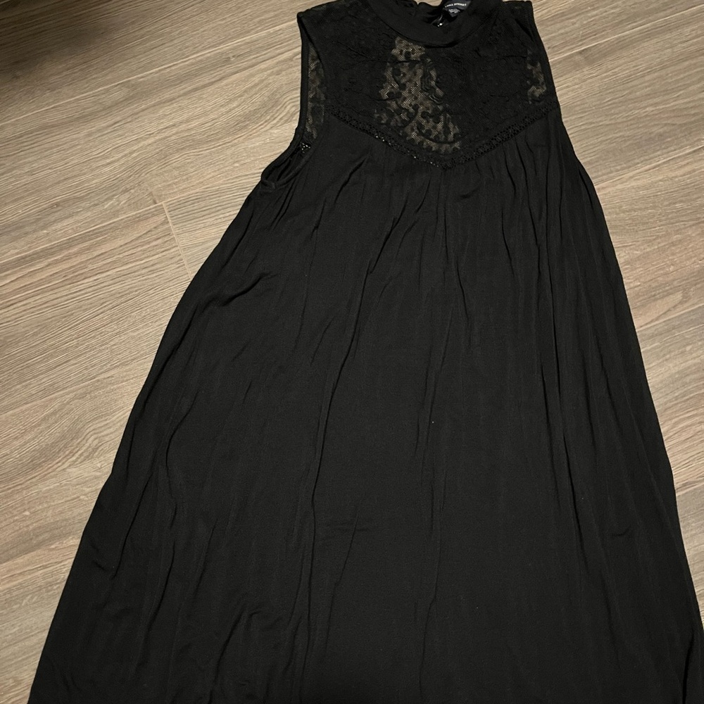 Elegant Black Sleeveless Dress Tshirt Style With Lace